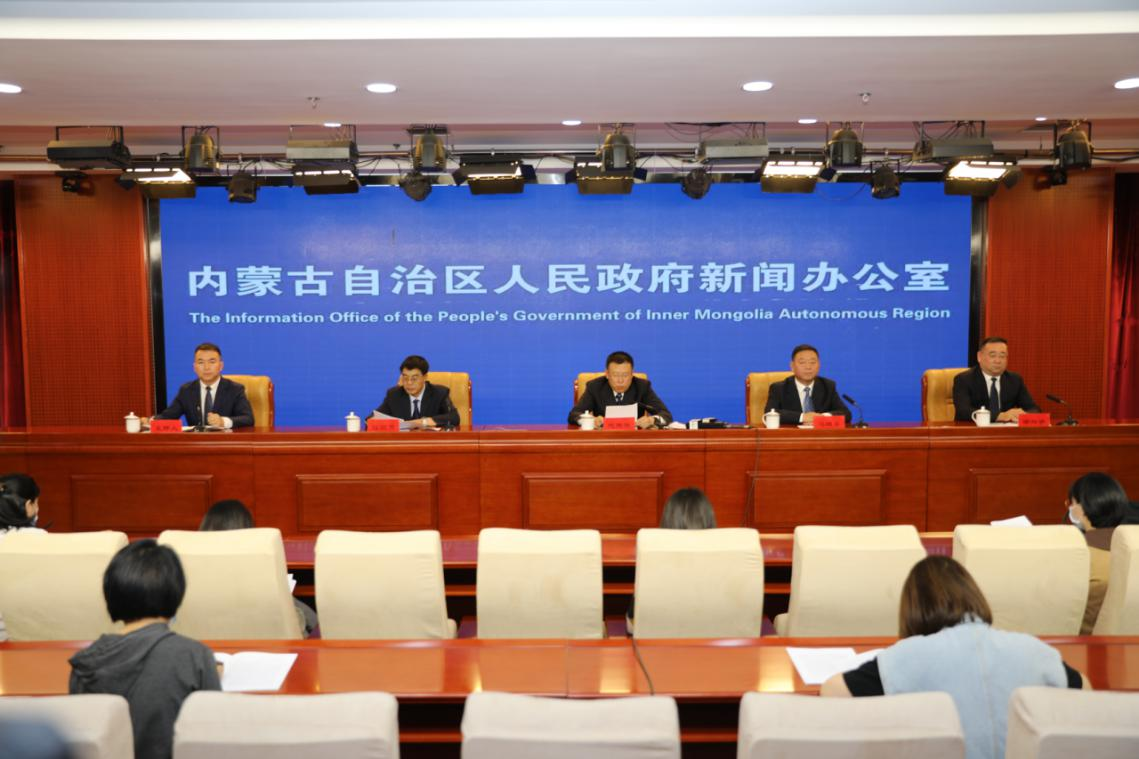 自治区政府新闻办召开第六届“北疆工匠”选树活动新闻发布会